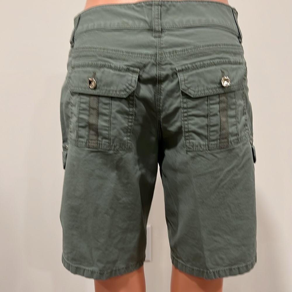 White House Black Market Green Cargo Shorts Size 2 - Picture 5 of 10